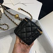 Chanel | Classic Black Box With Chain - AP1447 - 10.5 x 8.5 x 7 cm - 2