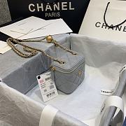 Chanel | Classic Gray Box With Chain - AP1447 - 10.5 x 8.5 x 7 cm - 6