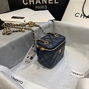 Chanel | Classic Blue Box With Chain - AP1447 - 10.5 x 8.5 x 7 cm - 3