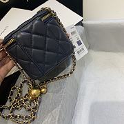 Chanel | Classic Blue Box With Chain - AP1447 - 10.5 x 8.5 x 7 cm - 2