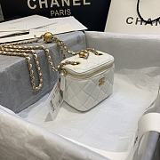 Chanel | Classic White Box With Chain - AP1447 - 10.5 x 8.5 x 7 cm - 4