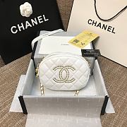 Chanel | White Lambskin Studded Logo Camera Case - AS1511 - 13 x 20 x 5 cm - 2