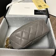 Chanel | Grey Lambskin Studded Logo Camera Case - AS1511 - 13 x 20 x 5 cm - 6