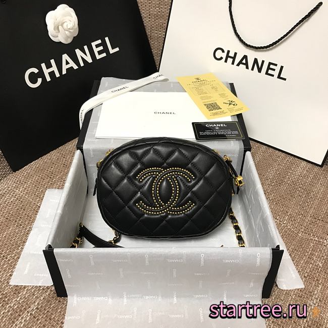 Chanel | Black Lambskin Studded Logo Camera Case - AS1511 - 13 x 20 x 5 cm - 1