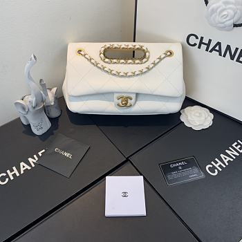Chanel | Small White Flap Bag - AS1466 - 26 x 17 x 6cm