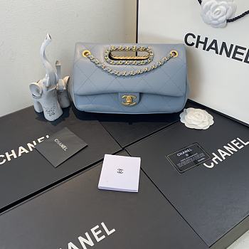 Chanel | Small Cloud Blue Flap Bag - AS1466 - 26 x 17 x 6cm
