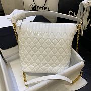 Chanel | State Of The Art White Hobo Bag - AS0845 - 21 x 24 x 14 cm - 4