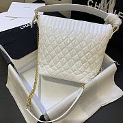 Chanel | State Of The Art White Hobo Bag - AS0845 - 21 x 24 x 14 cm - 2