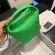 Chanel | Small Lambskin Hobo Green Bag - AS1745 - 15 x 15 x 12 cm - 5