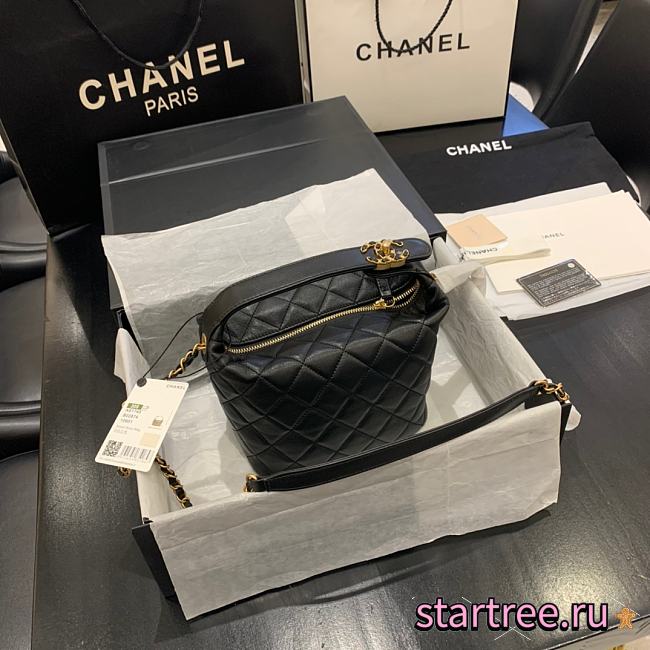 Chanel | Small Lambskin Hobo Black Bag - AS1745 - 15 x 15 x 12 cm - 1
