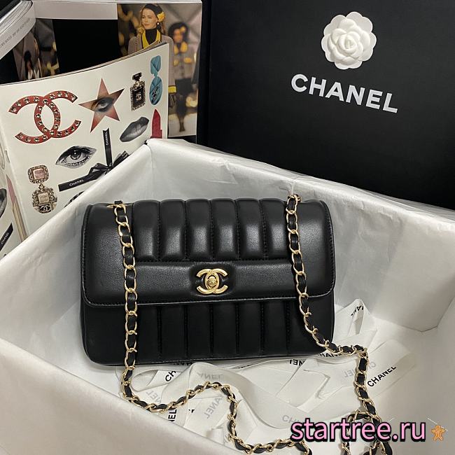 Chanel | 1992 vertical quilt CC Black shoulder bag - AS1499 - 23 x 14 x 7cm - 1