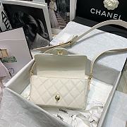 Chanel | White Flap Bag - AS2273 - 20 x 6 x 12 cm - 6