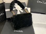 Chanel | Shearling Black Bag - AS2240 - 15.5 x 21.5 x 6.5cm - 4