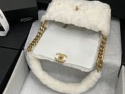 Chanel | Shearling White Bag - AS2240 - 15.5 x 21.5 x 6.5cm - 5