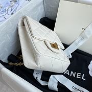 Chanel | Small White 2.55 Flap Bag - AS1961 - 17 x 13 x 5.5cm - 3