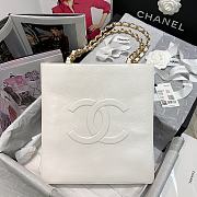 Chanel | Shiny White Aged Calfskin Shopping Bag - AS1945 - 32 x 30 x 10 cm - 1