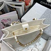 Chanel | Shiny White Aged Calfskin Shopping Bag - AS1945 - 32 x 30 x 10 cm - 6