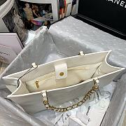 Chanel | White Aged Calfskin Large Shopping Bag - AS1943 - 37 x 26 x 12 cm - 4