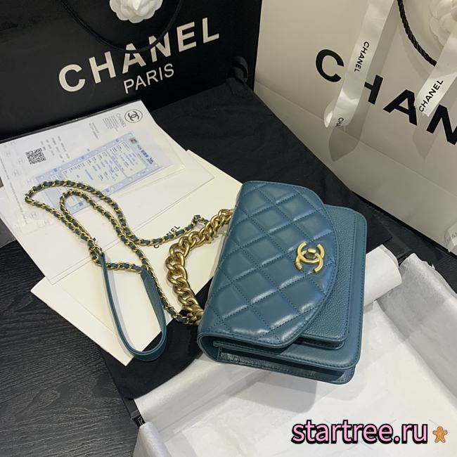 Chanel | Mini Blue Chain Handle Flap Bag - AS0784 - 19 x 14 x 5 cm - 1