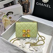 Chanel | Green Calfskin Crystal Pearls Flap Bag - AS2259 - 18 x 12 x 7 cm - 1