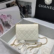 Chanel | White Calfskin Crystal Pearls Flap Bag - AS2259 - 18 x 12 x 7 cm - 4
