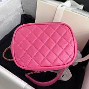 Chanel | Logo Charm CC Pink Lambskin Bucket Bag - AS1883 - 16 x 17 x 13 cm - 5
