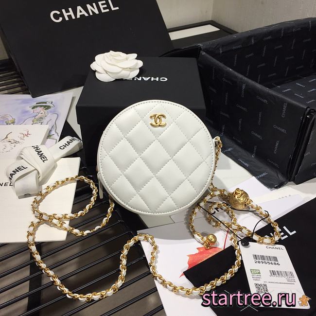 Chanel | Quilted Pearl Crush Round Bag White - AS1449 - 12 x 12 x 4.5 cm - 1