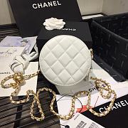Chanel | Quilted Pearl Crush Round Bag White - AS1449 - 12 x 12 x 4.5 cm - 4