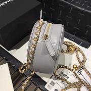 Chanel | Quilted Pearl Crush Round Bag Grey - AS1449 - 12 x 12 x 4.5 cm - 3