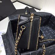 Chanel | Small Black CC Filigree Chain Around Vanity Case - AS1785 - 18x14x8cm - 2