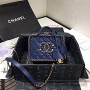 Chanel | Small Blue CC Filigree Chain Around Vanity Case - AS1785 - 18x14x8cm - 1