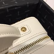 Chanel | Small White CC Filigree Chain Around Vanity Case - AS1785 - 18x14x8cm - 6