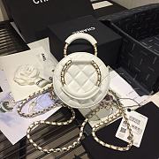 Chanel | Woven Chain Handle Round Bag White - AP1176 - 12 x 12 x 5cm - 1