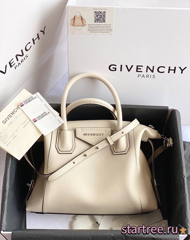 GIVENCHY | Small Antigona Soft bag In Creme - BB50F3 - 30 x 8 x 25 cm - 1