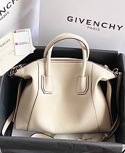 GIVENCHY | Small Antigona Soft bag In Creme - BB50F3 - 30 x 8 x 25 cm - 2