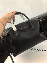 GIVENCHY | Small Antigona Soft bag In Black - BB50F3 - 30 x 8 x 25 cm - 4