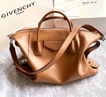 GIVENCHY | Medium Antigona Soft bag In Caramel - BB50F2 - 45 x 9 x 35 cm