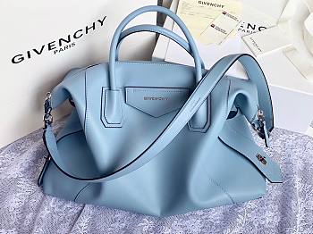 GIVENCHY | Medium Antigona Soft bag In Cloud Blue - BB50F2 - 45 x 9 x 35 cm