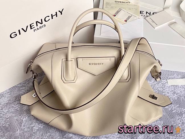 GIVENCHY | Medium Antigona Soft bag In Cloud Creme - BB50F2 - 45 x 9 x 35 cm - 1