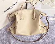 GIVENCHY | Medium Antigona Soft bag In Cloud Creme - BB50F2 - 45 x 9 x 35 cm - 5