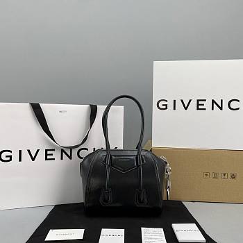 GIVENCHY | Mini Antigona Lock Bag In Black - BB50GW - 23x19x13 cm