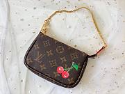 Louis Vuitton | Mini Pochette Accessoires - 15.5 x 10.5 x 4 cm - 1