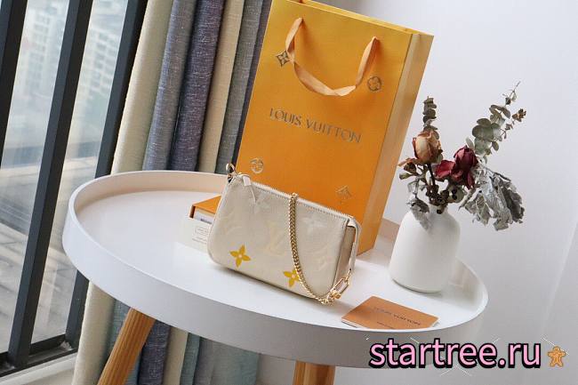 Louis Vuitton | Mini Pochette Accessoires Yellow - M80501 - 15.5 x 10.5 x 4 cm - 1