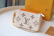 Louis Vuitton | Mini Pochette Accessoires Creme - M80732 - 15.5 x 10.5 x 4cm - 2