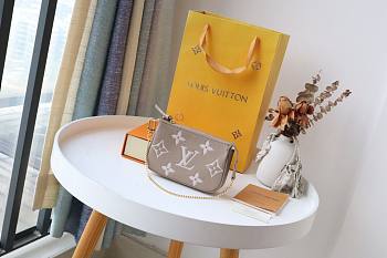 Louis Vuitton | Mini Pochette Accessoires Beige - M80732 - 15.5 x 10.5 x 4cm