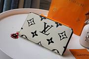 Louis Vuitton | Crafty Zippy Wallet White - M69698 - 19.5 x 10.5 x 2.5 cm - 2