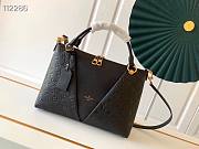  Louis Vuitton | V Tote MM - M44421 - 36 x 27 x 16 cm - 1