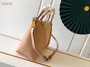  Louis Vuitton | V Tote MM Apricot - M44884 - 36 x 27 x 16 cm - 2