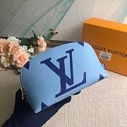 Louis Vuitton | Cosmetic Pouch Monogram Giant Blue - M67694 - 19×12×6cm - 3