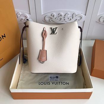 LOUIS VUITTON | Lockme bucket shoulder bag - M53584 - 25 x 27 x 15 cm